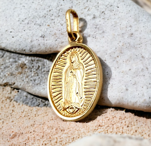 medalla de la virgen de Guadalupe en oro